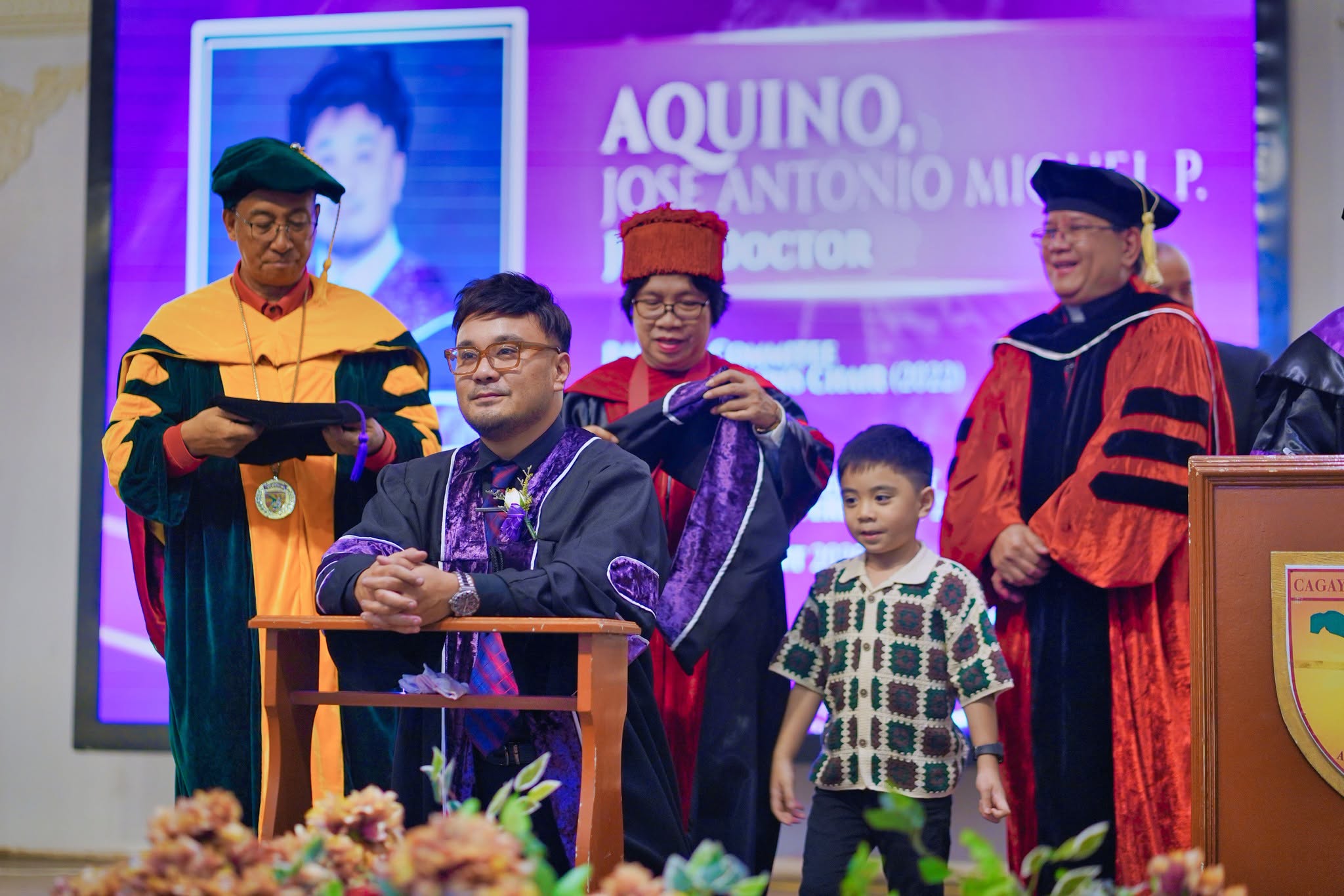 24TH-GRAD-COL-PHOTOSET photo 35